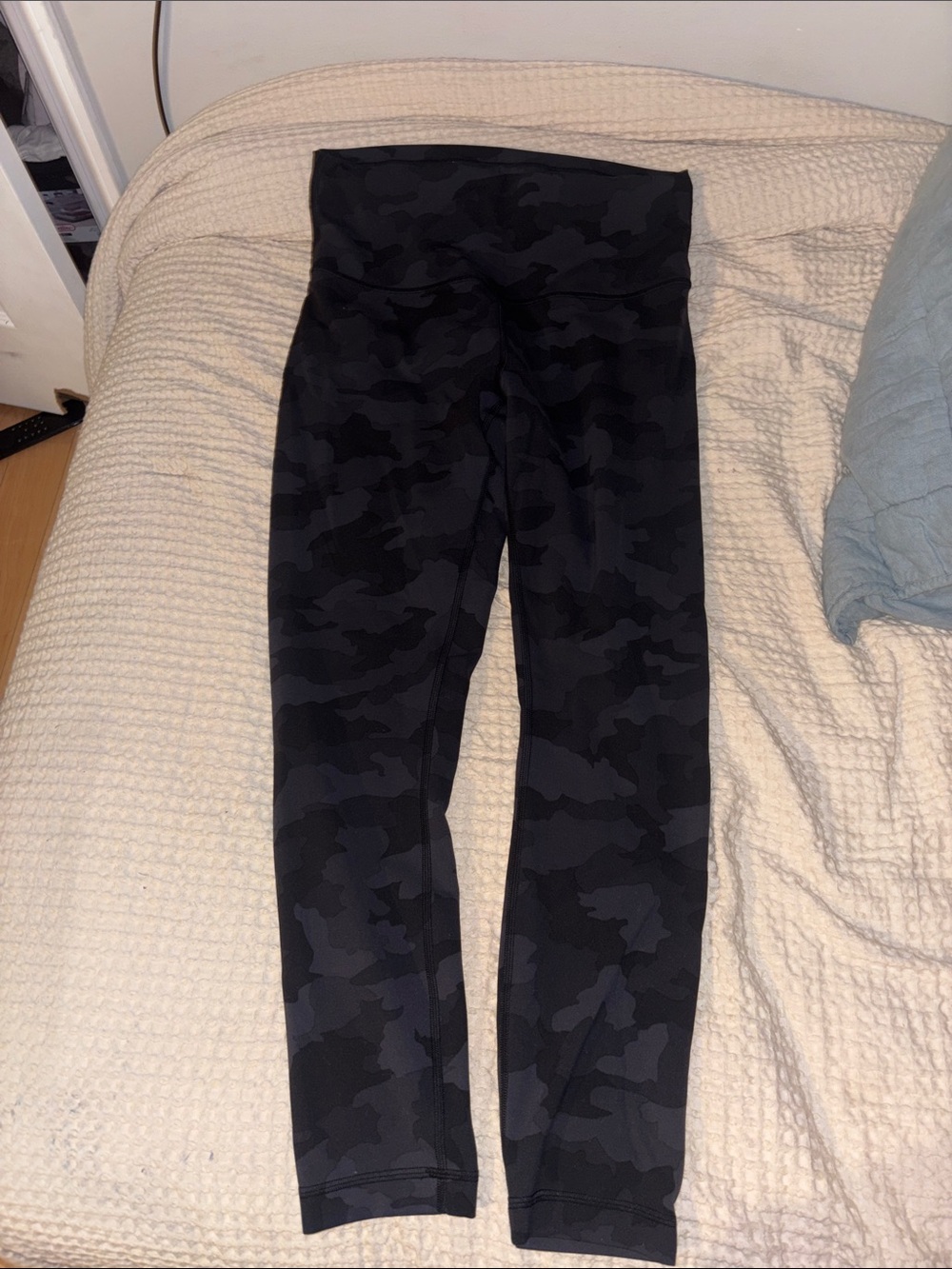 Lululemon Wunder Train High-Rise Tight 25"
Heritage 365 Camo Deep Coal Multi